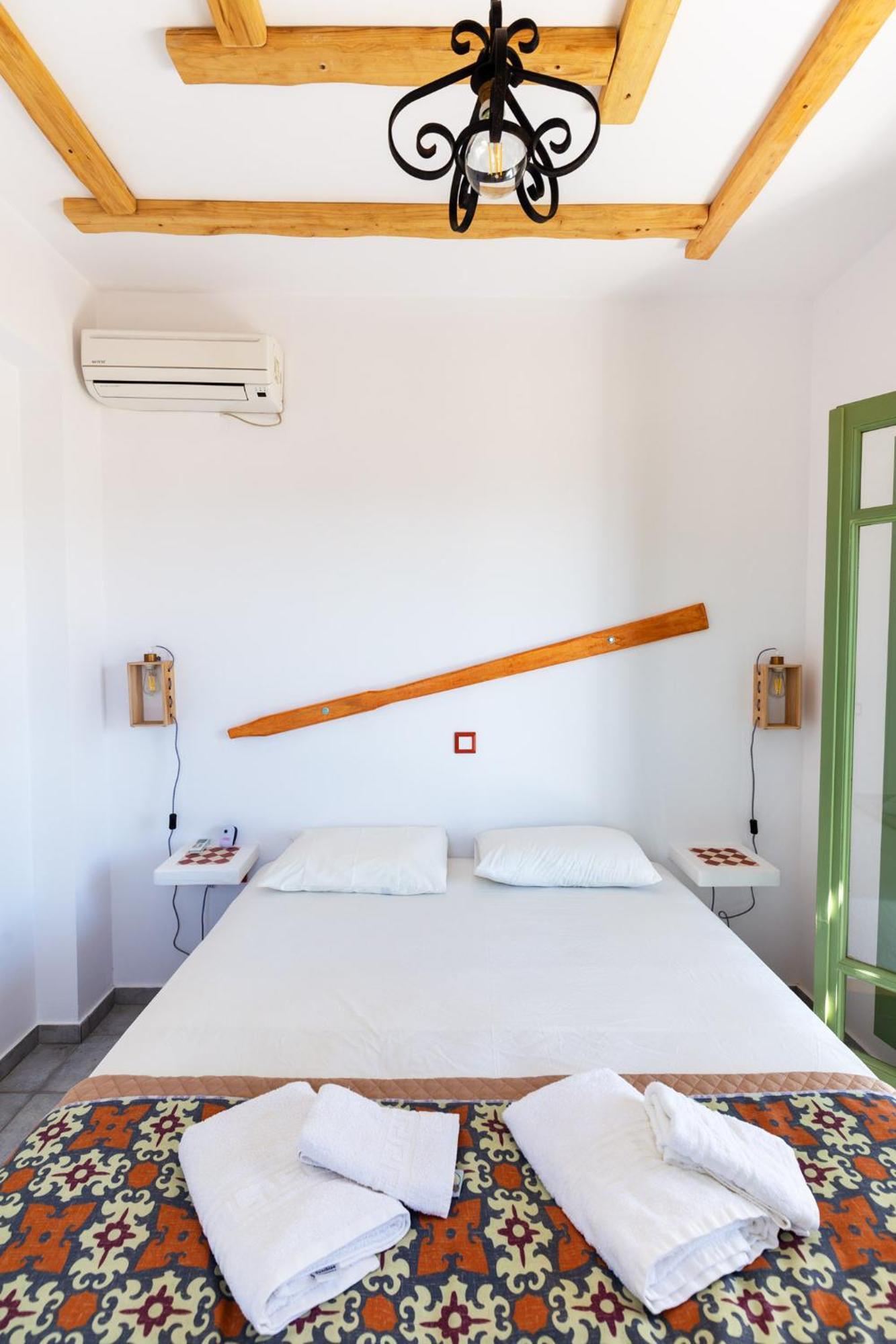 Ailouros Summer Hotel Schinoussa Exterior photo